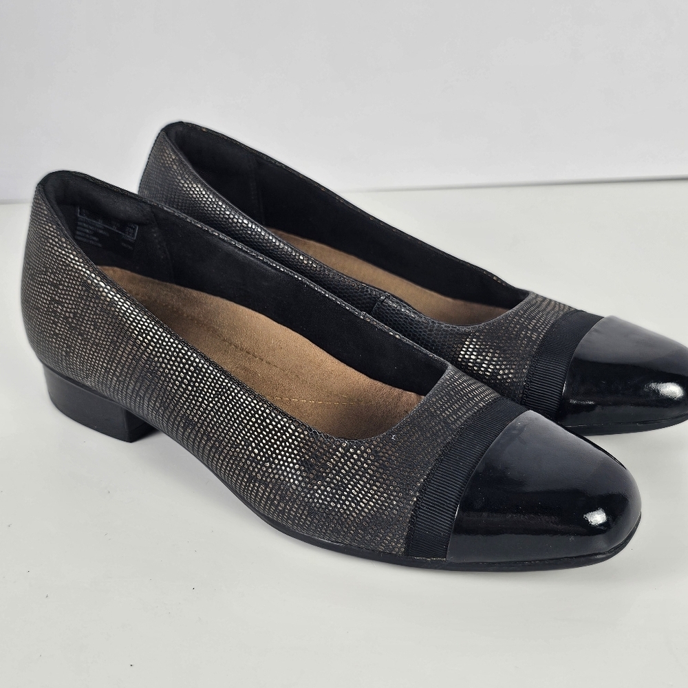 Clarks Artisan Women’s Size 7M Black Cap Toe Low Heel Dress Shoes Comfort Flats